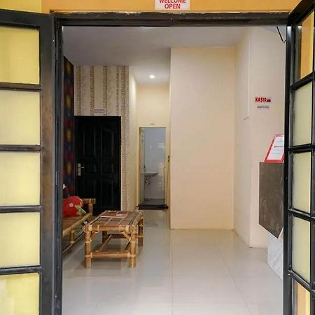 RedDoorz near Ekowisata Mangrove Belawan Hotel Bagian luar foto