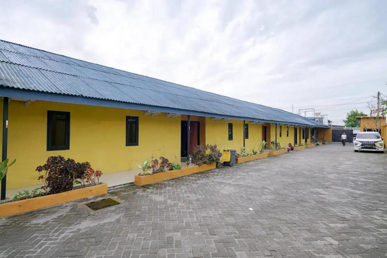RedDoorz near Ekowisata Mangrove Belawan Hotel Bagian luar foto