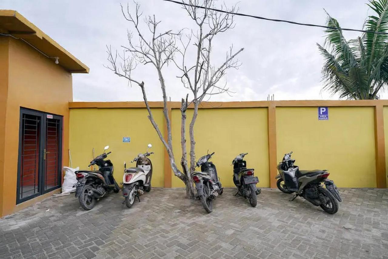 RedDoorz near Ekowisata Mangrove Belawan Hotel Bagian luar foto